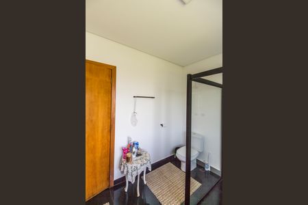 Casa de condomínio à venda com 488m², 4 quartos e 5 vagas Casa de condomínio à venda com 488m², 4 quartos e 5 vagasBanheiro da Suíte 1