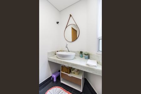 Casa de condomínio à venda com 488m², 4 quartos e 5 vagas Casa de condomínio à venda com 488m², 4 quartos e 5 vagasLavabo