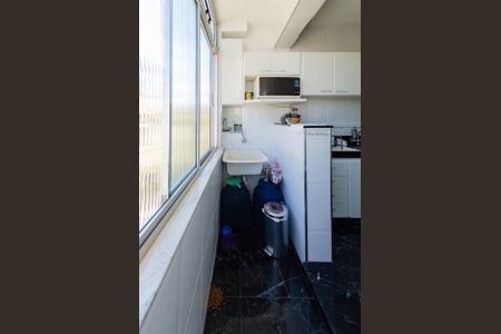 Apartamento à venda com 105m², 3 quartos e 1 vagaÁrea de serviço