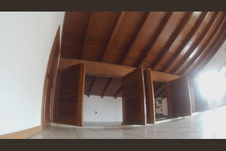 Casa à venda com 652m², 5 quartos e 5 vagasSotão