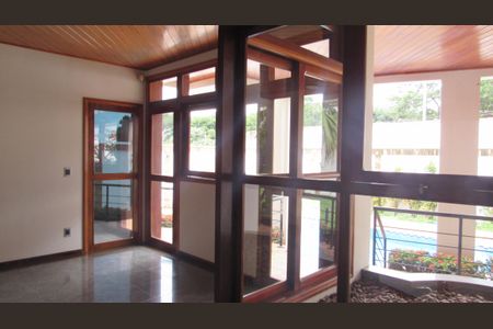 Casa à venda com 652m², 5 quartos e 5 vagasSala