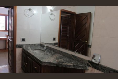 Casa à venda com 652m², 5 quartos e 5 vagasSuíte