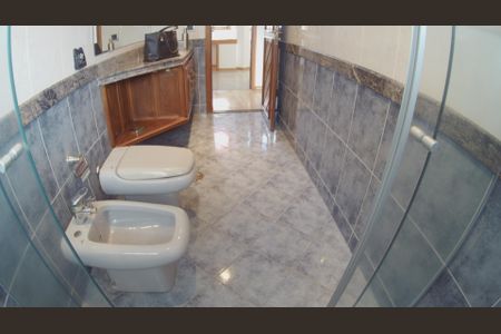 Casa à venda com 652m², 5 quartos e 5 vagasSuíte