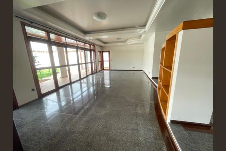 Casa à venda com 652m², 5 quartos e 5 vagasSala
