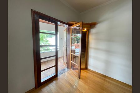 Casa à venda com 652m², 5 quartos e 5 vagasSala