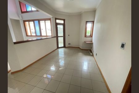 Casa à venda com 652m², 5 quartos e 5 vagasHall social