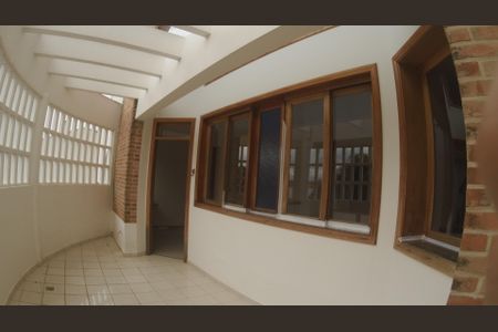 Casa à venda com 652m², 5 quartos e 5 vagasHall social