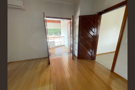 Casa à venda com 652m², 5 quartos e 5 vagasSuíte