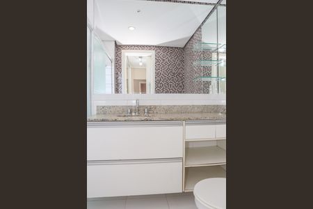 Apartamento à venda com 127m², 3 quartos e 2 vagasBanheiro da Suíte