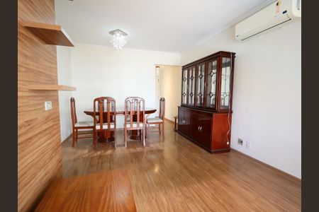 Apartamento à venda com 74m², 3 quartos e 2 vagasSala de TV