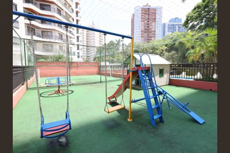 Apartamento à venda com 74m², 3 quartos e 2 vagasÁrea comum - Playground