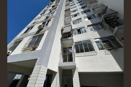 Apartamento para alugar com 65m², 2 quartos e 1 vagaFachada