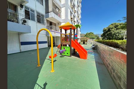 Apartamento para alugar com 65m², 2 quartos e 1 vagaÁrea comum - Playground