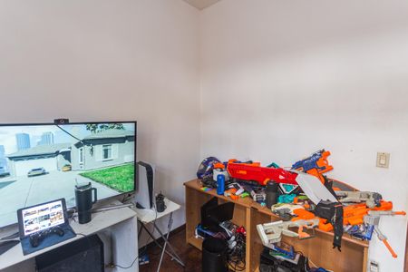 Apartamento à venda com 185m², 4 quartos e 2 vagasQuarto 4