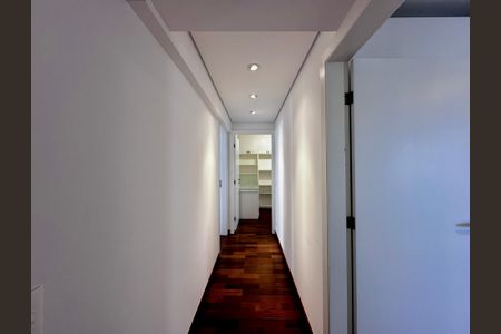 Apartamento à venda com 227m², 3 quartos e 3 vagasCorredor Suítes