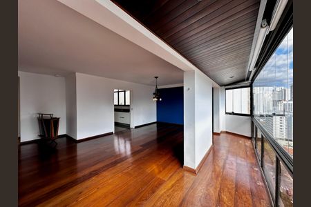 Apartamento à venda com 227m², 3 quartos e 3 vagasSacada da Sala