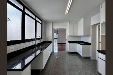 Apartamento à venda com 227m², 3 quartos e 3 vagasCozinha