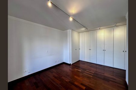 Apartamento à venda com 227m², 3 quartos e 3 vagasSuíte 1