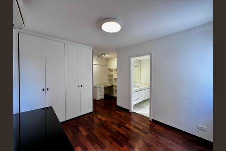 Apartamento à venda com 227m², 3 quartos e 3 vagasSuíte 3