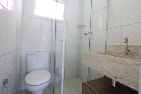 Casa de condomínio para alugar com 100m², 3 quartos e 2 vagasBanheiro da suíte