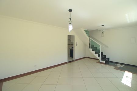Casa de condomínio para alugar com 100m², 3 quartos e 2 vagasSala