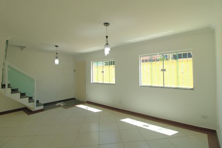 Casa de condomínio para alugar com 100m², 3 quartos e 2 vagasSala