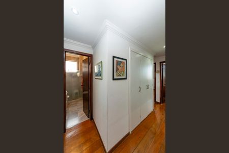 Apartamento à venda com 127m², 4 quartos e 2 vagasCorredor