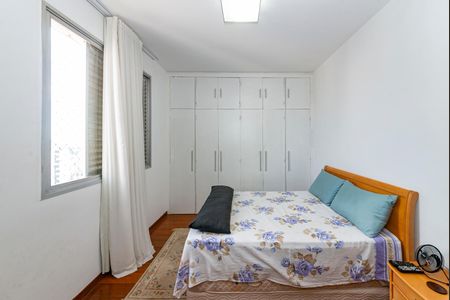 Apartamento à venda com 127m², 4 quartos e 2 vagasQuarto 2