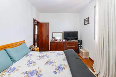 Apartamento à venda com 127m², 4 quartos e 2 vagasQuarto 2