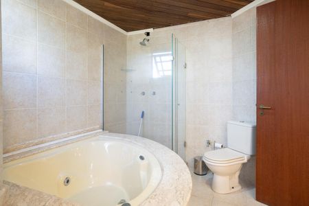 Casa de condomínio à venda com 166m², 3 quartos e 2 vagas Casa de condomínio à venda com 166m², 3 quartos e 2 vagasBanheiro da Suíte