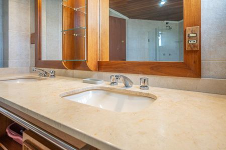 Casa de condomínio à venda com 166m², 3 quartos e 2 vagas Casa de condomínio à venda com 166m², 3 quartos e 2 vagasBanheiro da Suíte