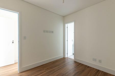 Apartamento à venda com 66m², 2 quartos e 2 vagasSuíte 2