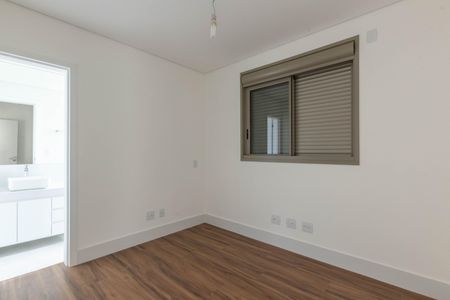 Apartamento à venda com 66m², 2 quartos e 2 vagasSuíte 2