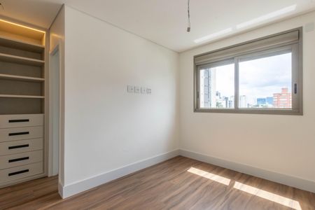 Apartamento à venda com 66m², 2 quartos e 2 vagasSuíte 1