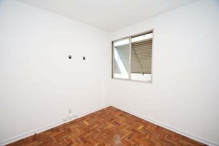 Apartamento para alugar com 142m², 3 quartos e 1 vaga Apartamento para alugar com 142m², 3 quartos e 1 vagaQuarto 2