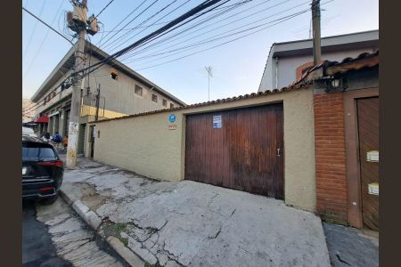 Casa à venda com 306m², 3 quartos e 4 vagas Casa à venda com 306m², 3 quartos e 4 vagasFachada