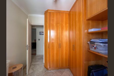Apartamento à venda com 198m², 3 quartos e 4 vagas Apartamento à venda com 198m², 3 quartos e 4 vagasQuarto 2