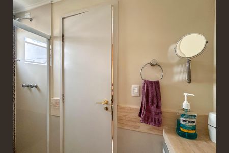 Apartamento à venda com 198m², 3 quartos e 4 vagas Apartamento à venda com 198m², 3 quartos e 4 vagasBanheiro da Suíte