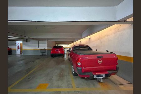 Apartamento à venda com 198m², 3 quartos e 4 vagas Apartamento à venda com 198m², 3 quartos e 4 vagasGaragem