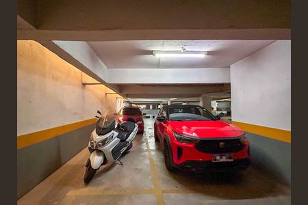 Apartamento à venda com 198m², 3 quartos e 4 vagas Apartamento à venda com 198m², 3 quartos e 4 vagasGaragem