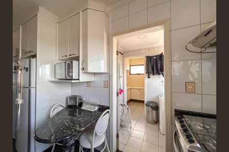 Apartamento à venda com 198m², 3 quartos e 4 vagas Apartamento à venda com 198m², 3 quartos e 4 vagasCozinha