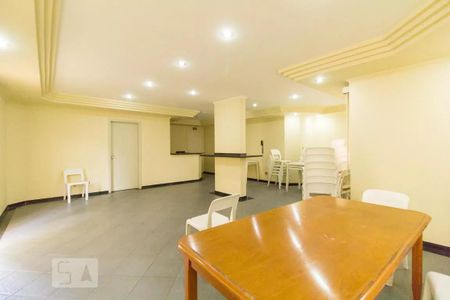 Apartamento à venda com 198m², 3 quartos e 4 vagas Apartamento à venda com 198m², 3 quartos e 4 vagasÁrea comum - Salão de festas