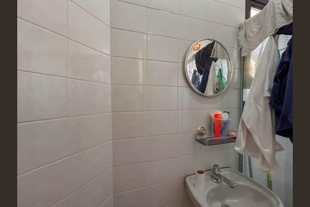 Apartamento à venda com 198m², 3 quartos e 4 vagas Apartamento à venda com 198m², 3 quartos e 4 vagasBanheiro de serviço