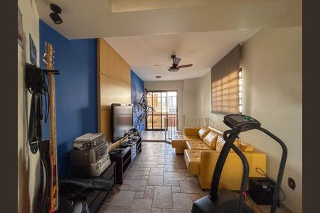 Apartamento à venda com 198m², 3 quartos e 4 vagas Apartamento à venda com 198m², 3 quartos e 4 vagasSala de TV