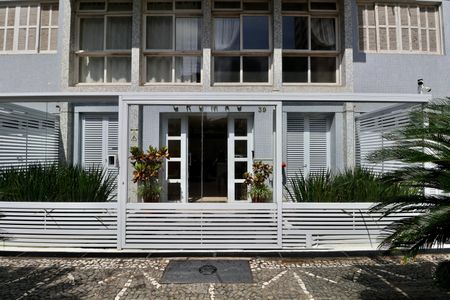 Apartamento para alugar com 100m², 3 quartos e sem vagaFachada