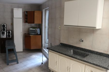 Casa à venda com 250m², 3 quartos e 4 vagasQuintal