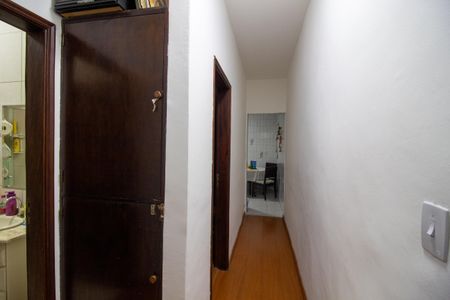 Casa à venda com 132m², 2 quartos e 2 vagas Casa à venda com 132m², 2 quartos e 2 vagasCorredor