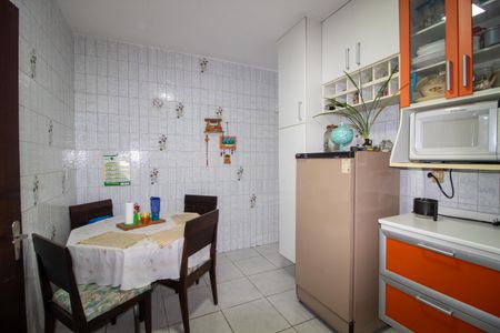 Casa à venda com 132m², 2 quartos e 2 vagas Casa à venda com 132m², 2 quartos e 2 vagasCozinha