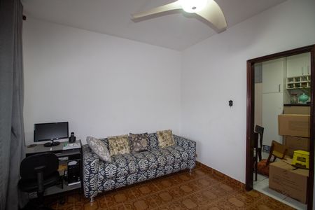 Casa à venda com 132m², 2 quartos e 2 vagas Casa à venda com 132m², 2 quartos e 2 vagasSala