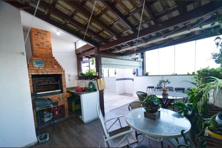 Apartamento à venda com 212m², 4 quartos e 3 vagas Apartamento à venda com 212m², 4 quartos e 3 vagasArea privativa